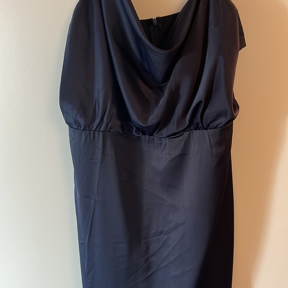 Showpo Sisters by heart dress in navy - Picture 3 of 6